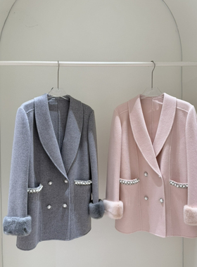 冬上新小香风双排扣毛边袖口毛领羊毛外套（含10%羊绒）(90%羊毛)