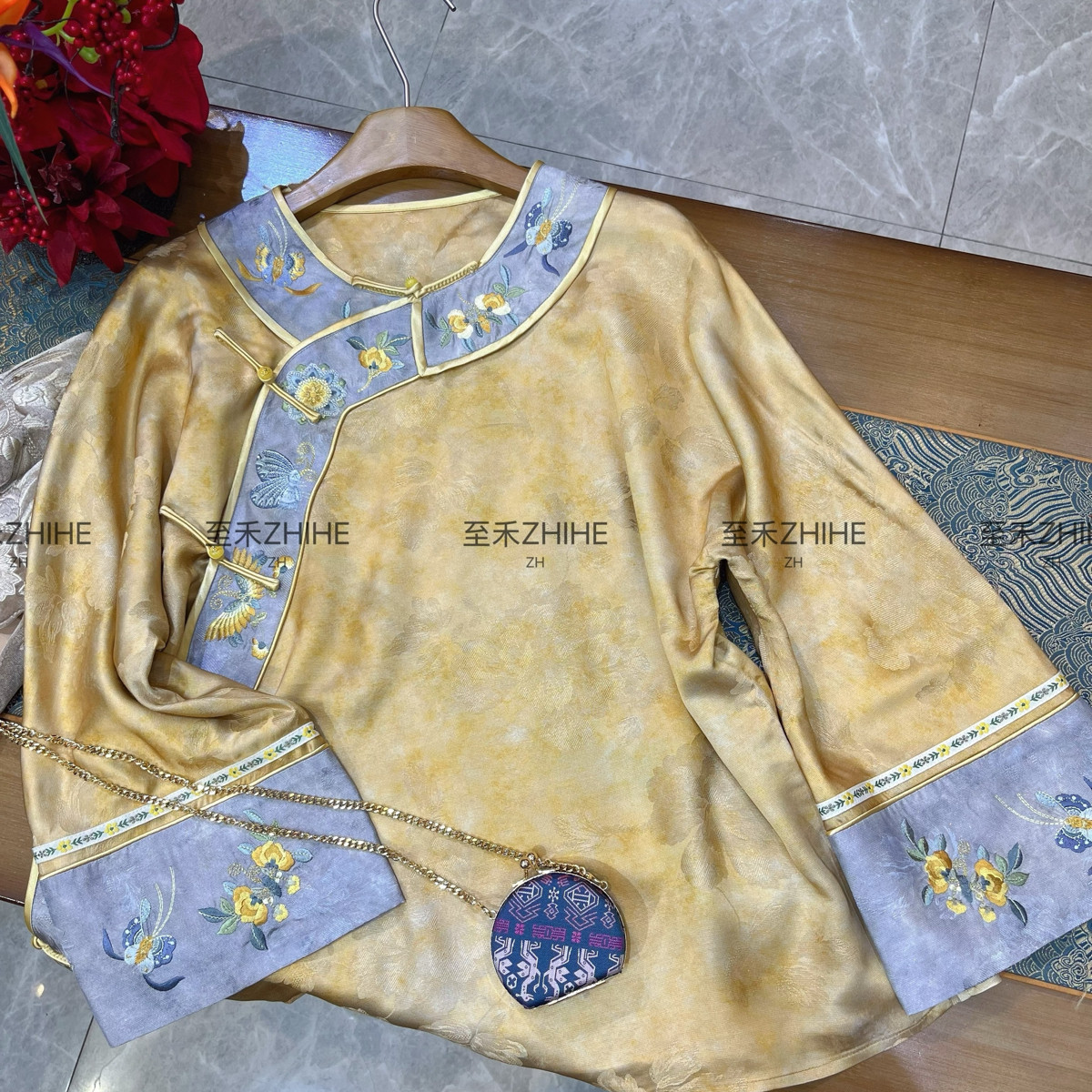 26年早春极简大牌老钱新中式桑蚕丝绣花盘扣撞色短外套,女装/女士精品,时尚套装,淘宝优惠券,粉丝福利购,淘宝优惠卷