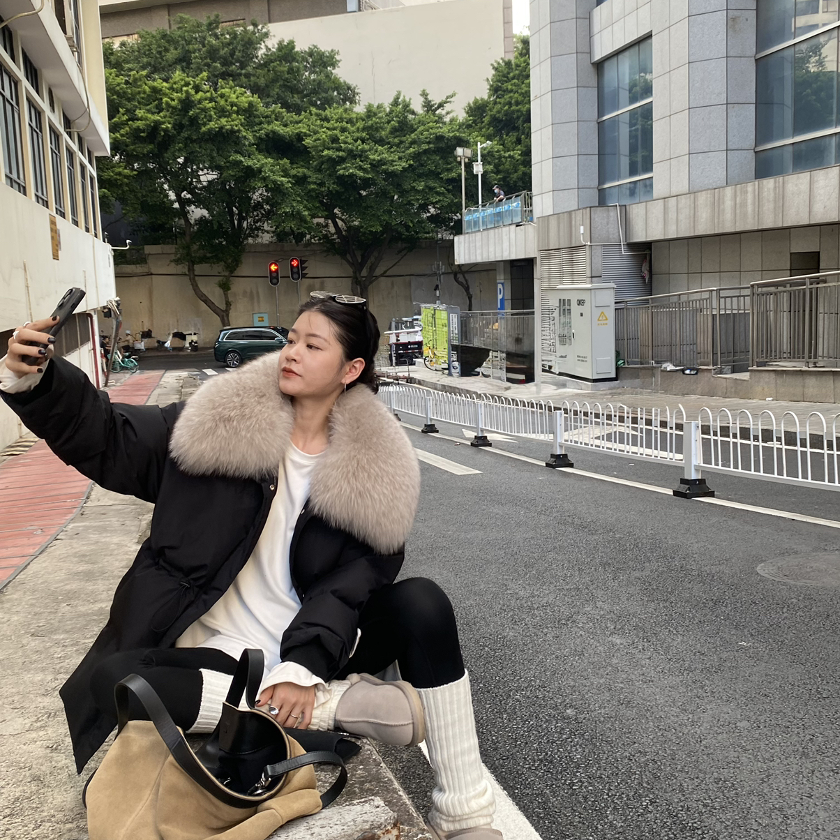 冬上新极简主义气质优雅收腰真狐狸毛领保暖羽绒服外套