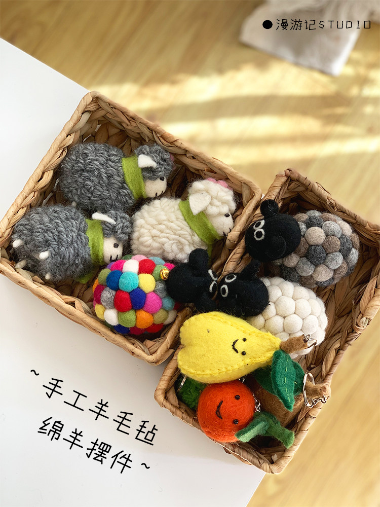 尼泊尔手工羊毛毡绵羊摆件