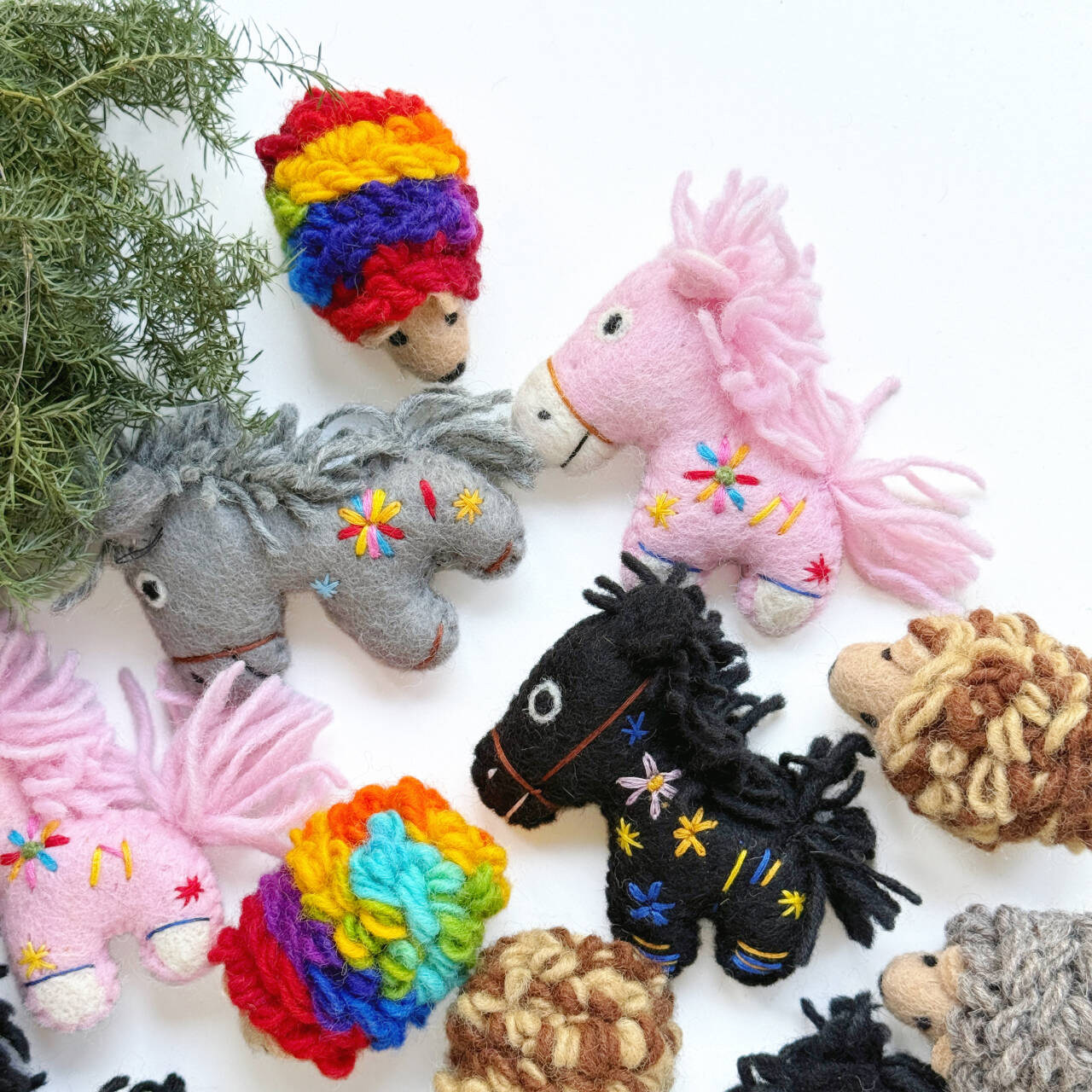 设计感尼泊尔手工羊毛毡可爱小马胸针刺猬别针卫衣毛衣情侣配饰品