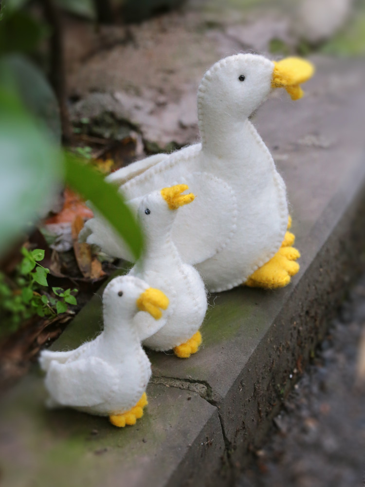 手工制作羊毛毡柯尔鸭小白鸭开心鸭快乐鸭玩偶摆件拍照道具礼物