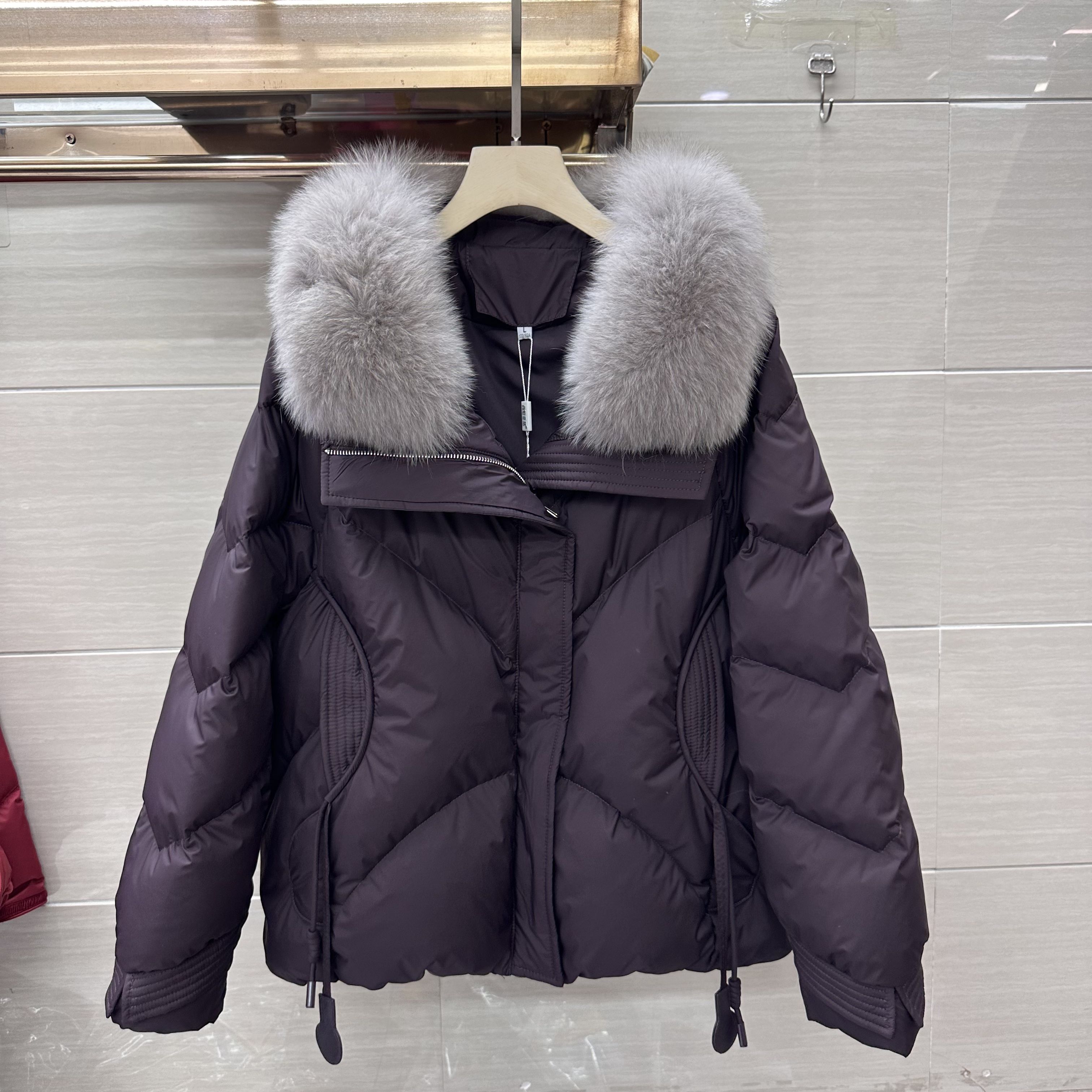 SXMR25-B27专柜正品新款冬季女装时尚真毛领保暖白鸭绒羽绒服女27