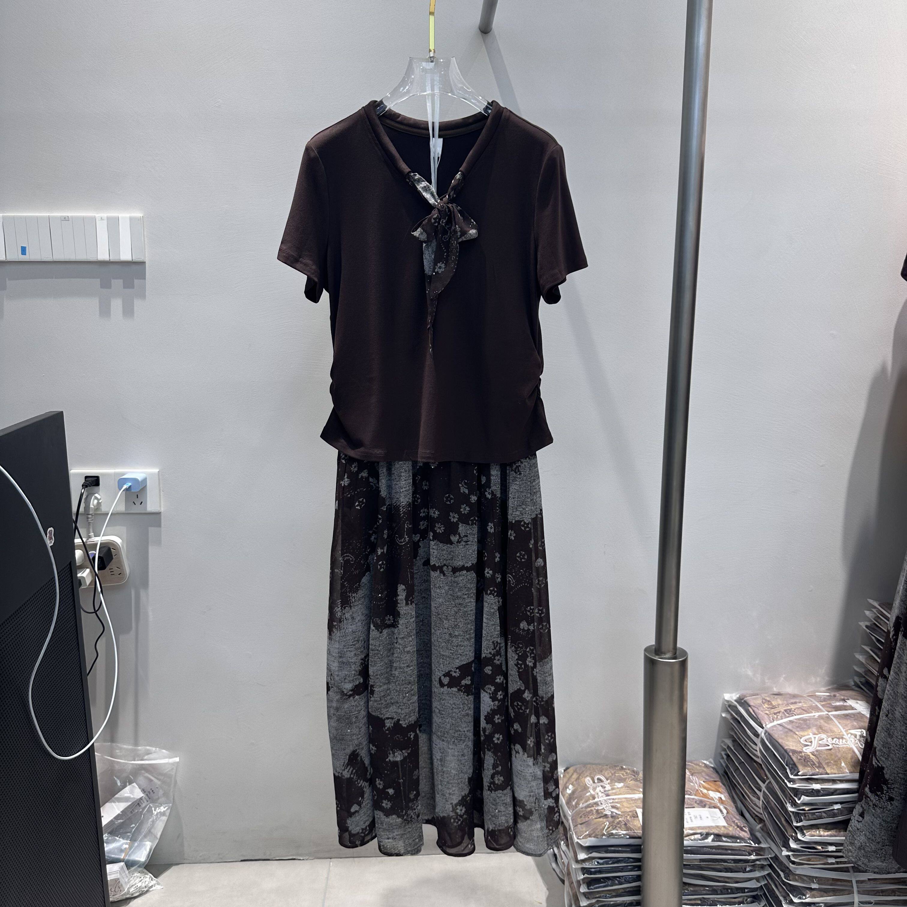 鑫姿彩2617专柜正品新款夏季女装短袖上衣+半身裙妈妈装两件套17