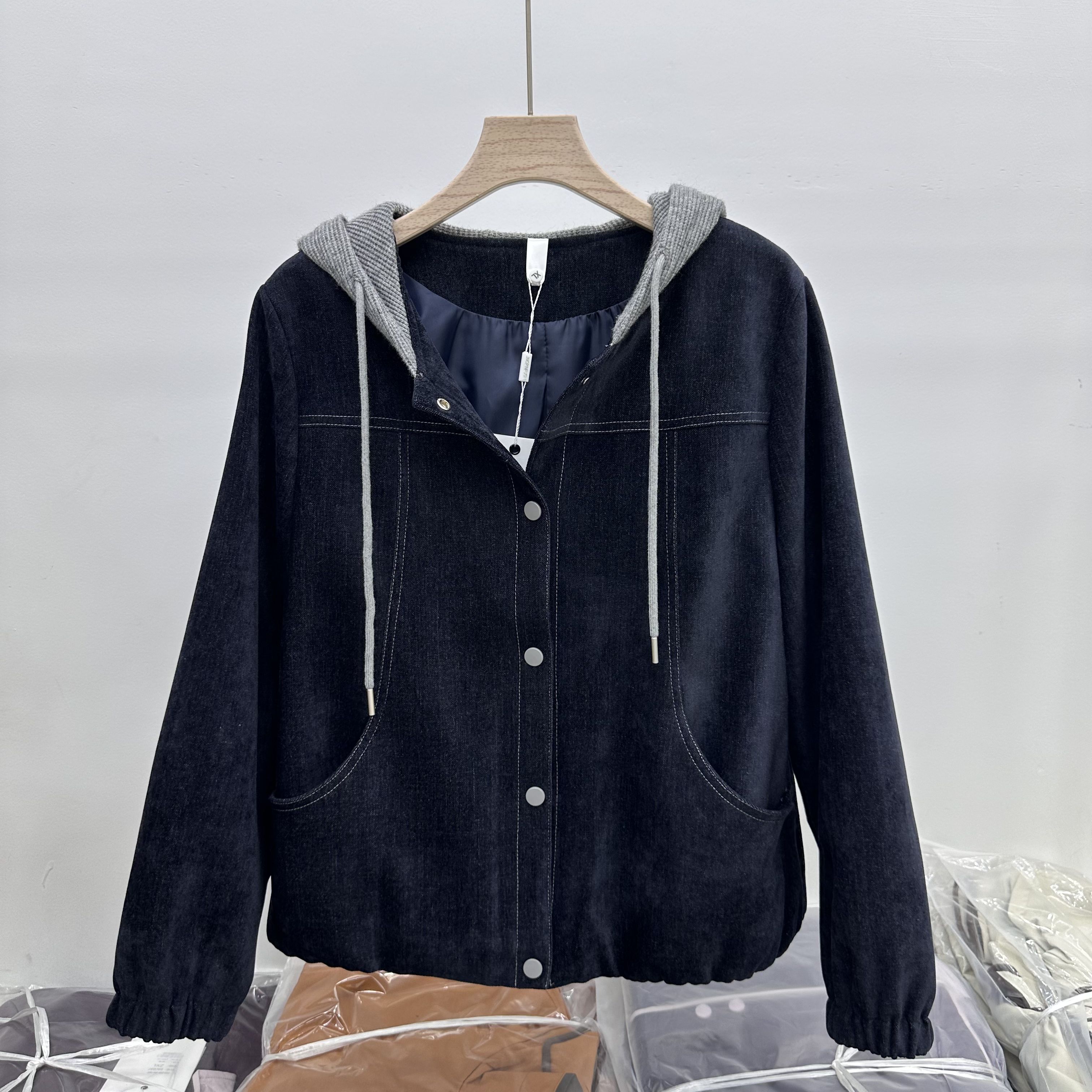 88C01专柜正品新款秋季女装时尚连帽宽松休闲遮肚牛仔棉短外套01
