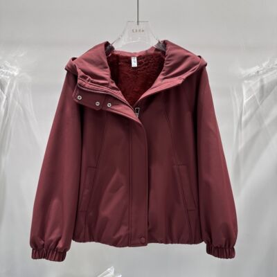 5533专柜正品新款冬季女装时尚连帽加绒保暖妈妈装夹克衫短外套AA