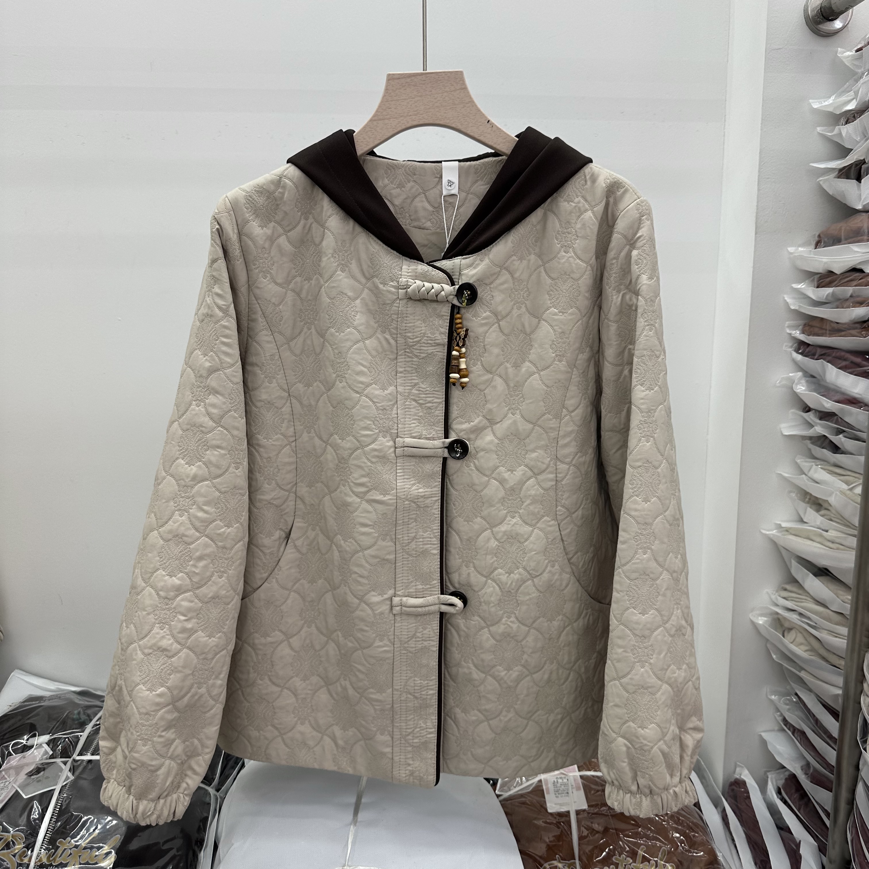 26A10专柜正品新款秋季女装时尚连帽夹克衫妈妈装打底短外套女10