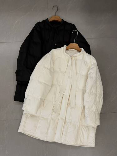 欧洲站2025新款冬缎面90白鹅绒羽绒服女中长款圆领飘带加厚高品质