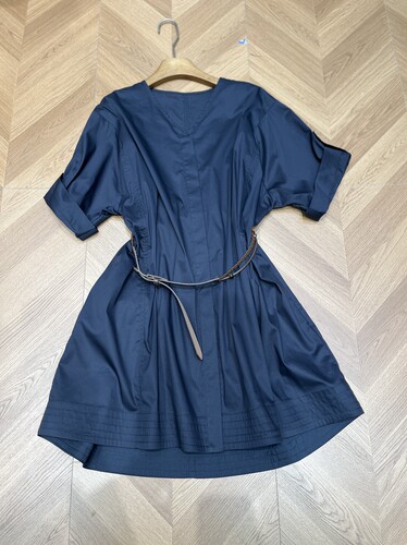 欧货2026新款连衣裙女夏薄款显瘦A字裙V领中长裙子女配腰带收腰