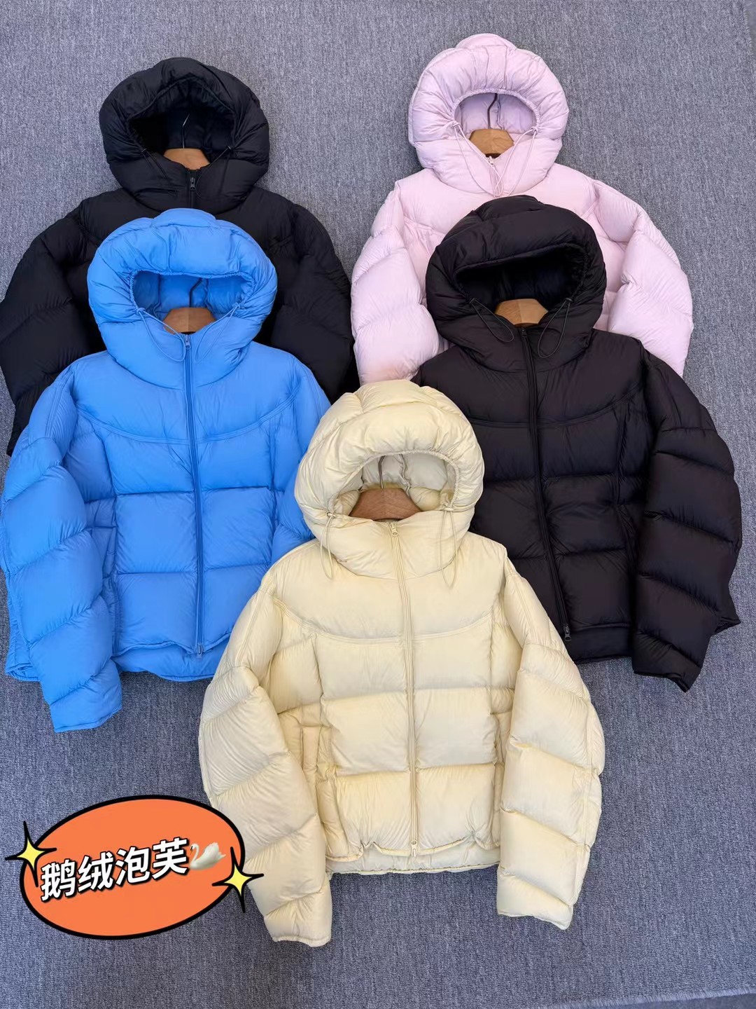 欧洲站2025新款冬蓝色云朵连帽90白鹅绒羽绒服女短款加厚保暖外套