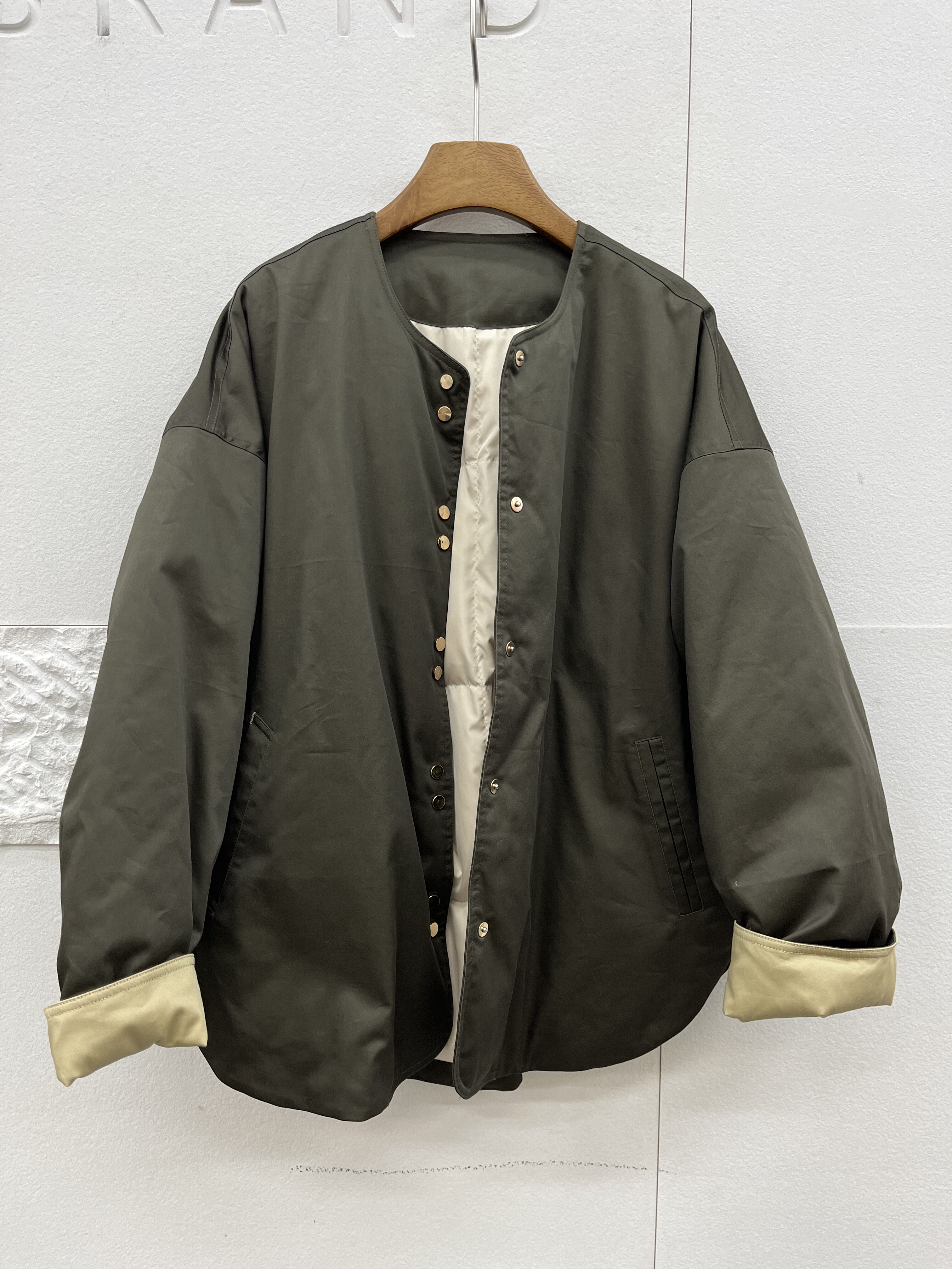 欧洲站欧货2025新款圆领90白鹅绒羽绒服女中长款撞色设计感鹅绒服