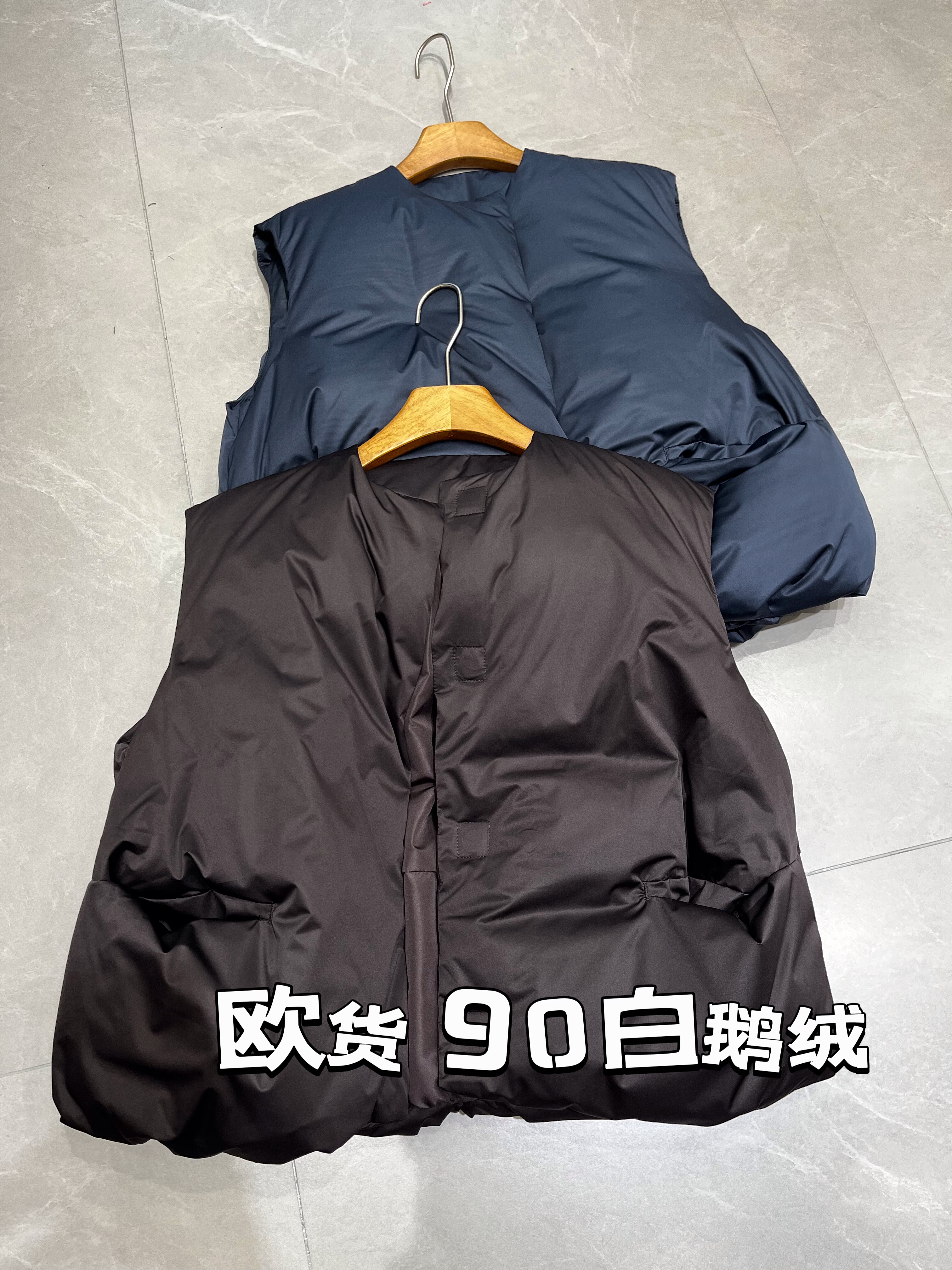 欧货缎面质感鹅绒马甲背心羽绒女