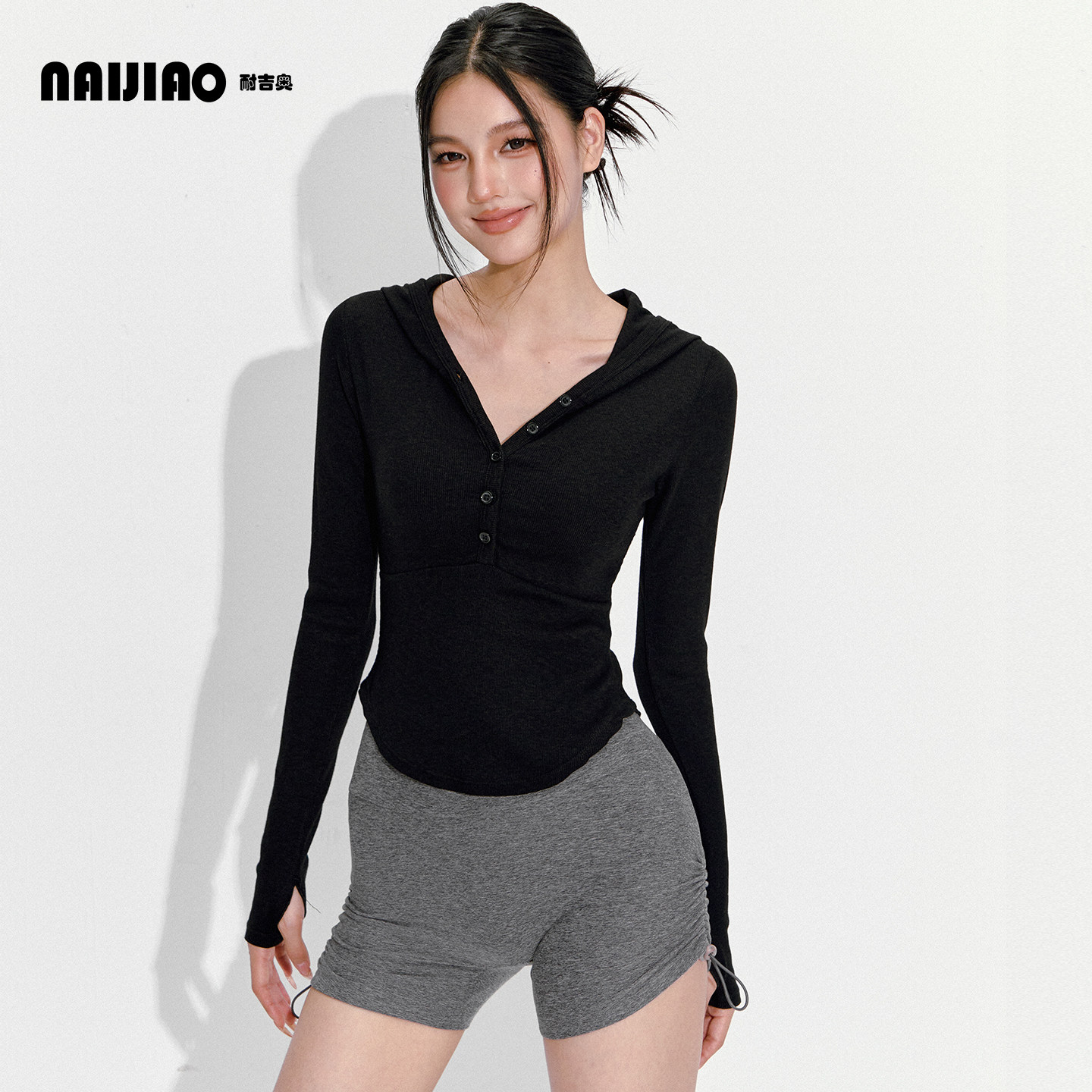 耐吉奥连帽瑜伽上衣女高级感2025新款紧身显瘦跑步健身运动长袖秋