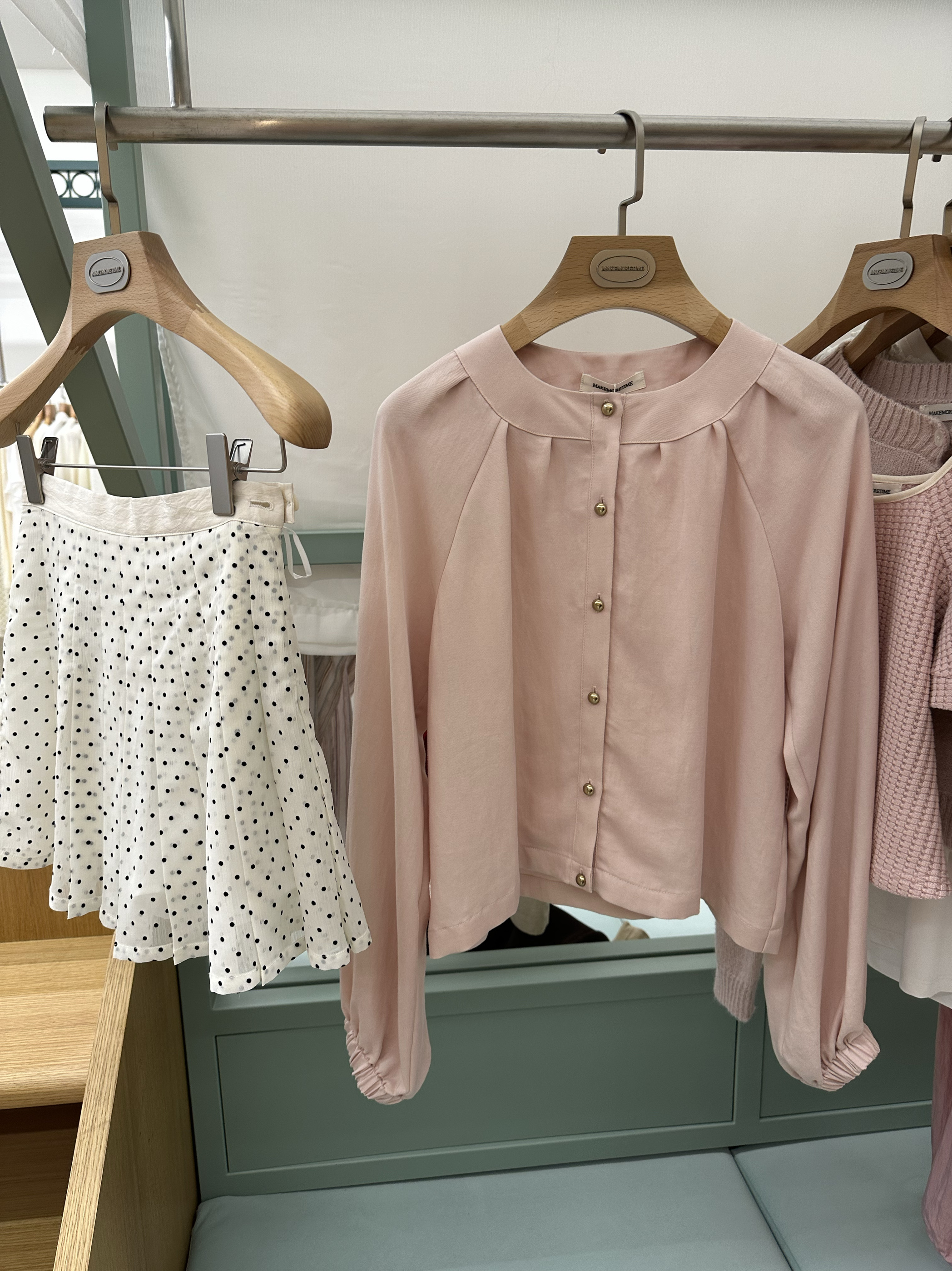 Mmt圆领粉色金扣衬衫女小众独特泡泡袖衬衣别致上衣