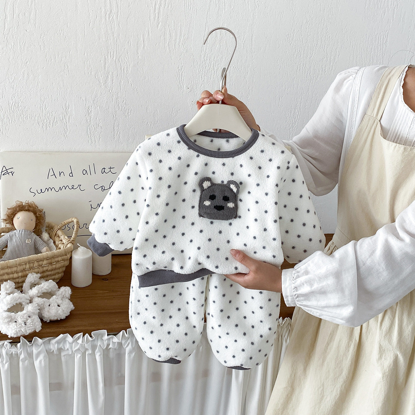 点兮婴幼儿冬季新款卡通上衣宝宝加绒加厚波点束脚裤家居服两件套