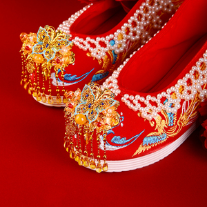 七月荷串珠中式婚鞋秀禾鞋红新娘