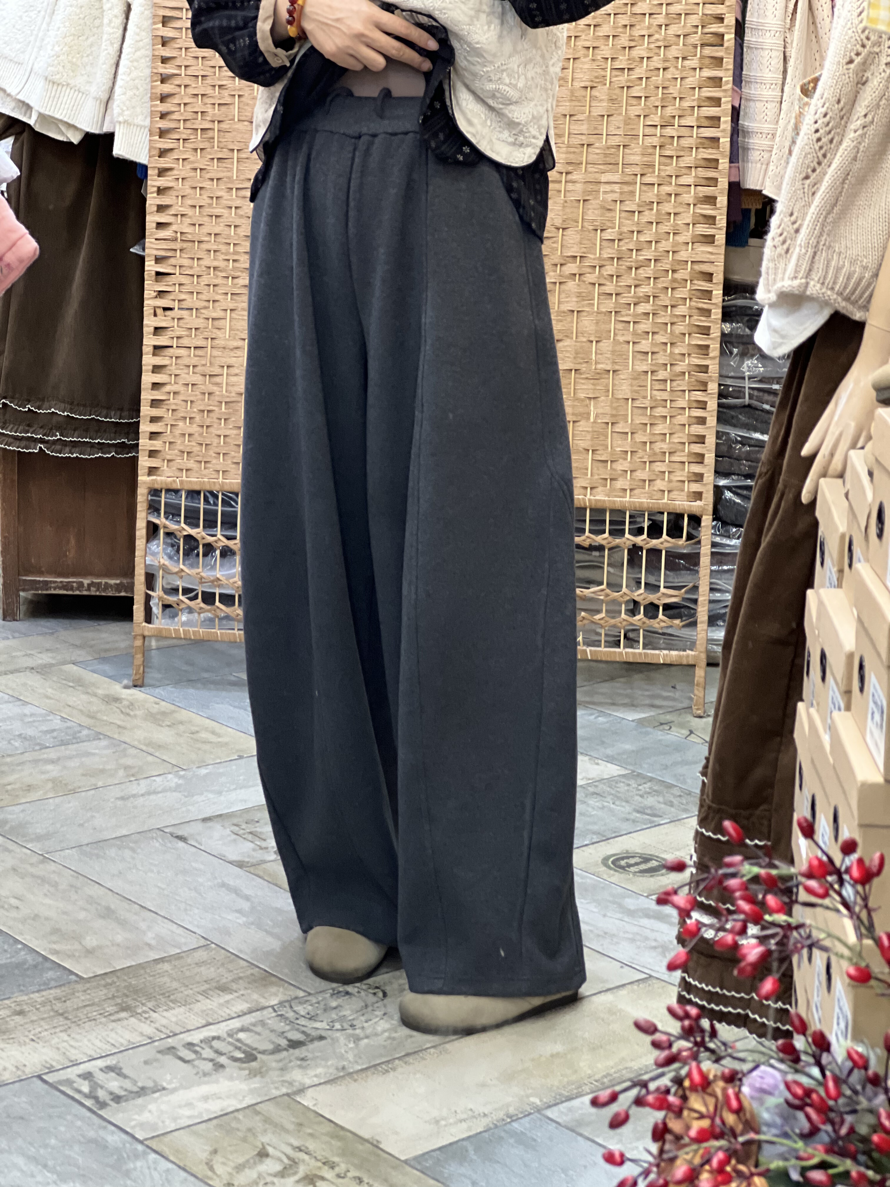 新款松紧腰抽绳直筒卫裤显瘦休闲裤67900