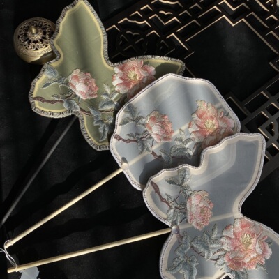 古风汉服团扇绣花半透明异形扇