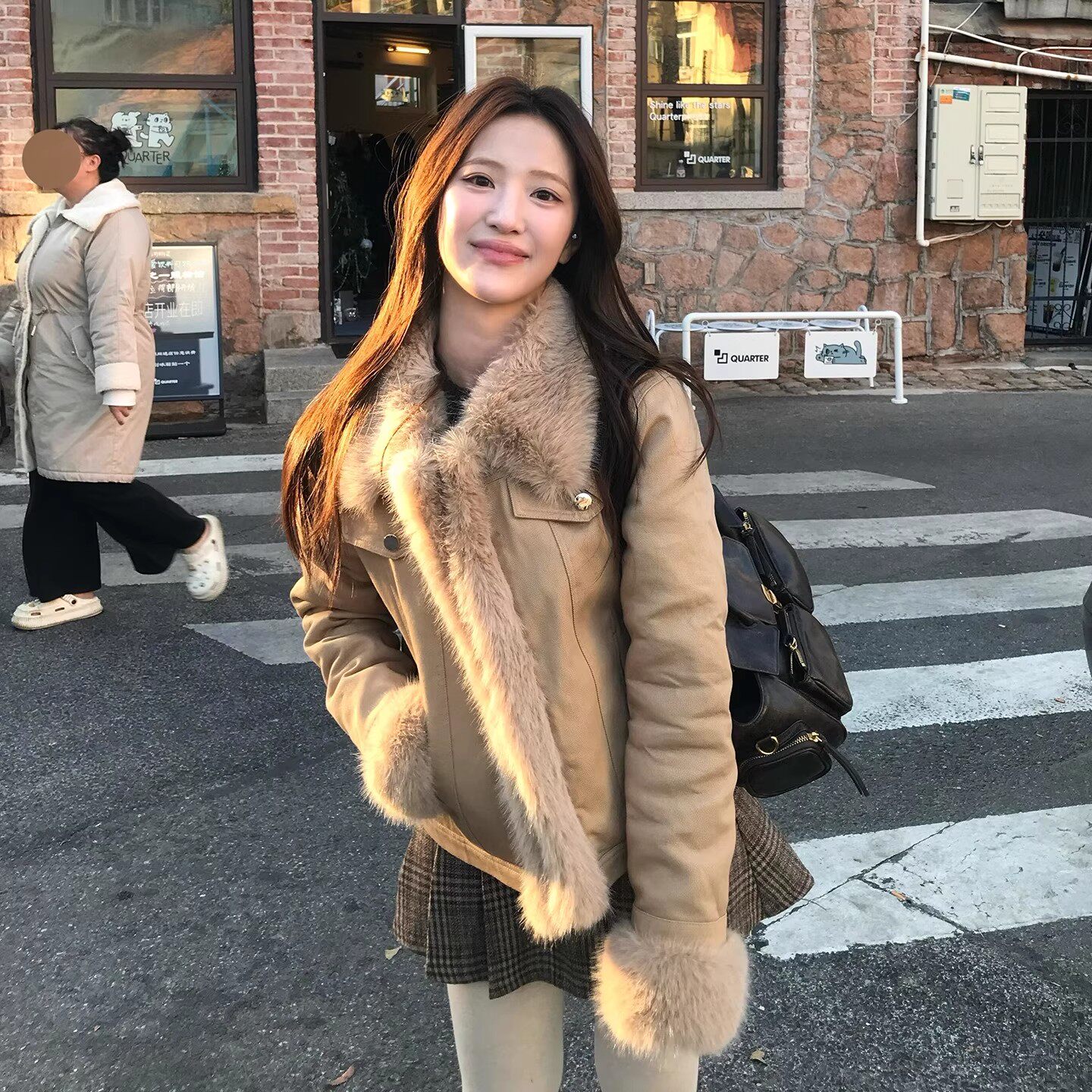 韩版牛仔外套女加厚小个子2026秋冬季新款短款拼接毛毛上衣棉服女