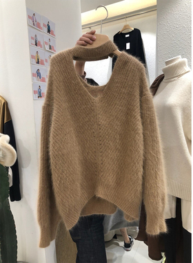 奶fufu蓝色水貂绒挂脖毛衣女春季宽松慵懒风V领露肩针织衫