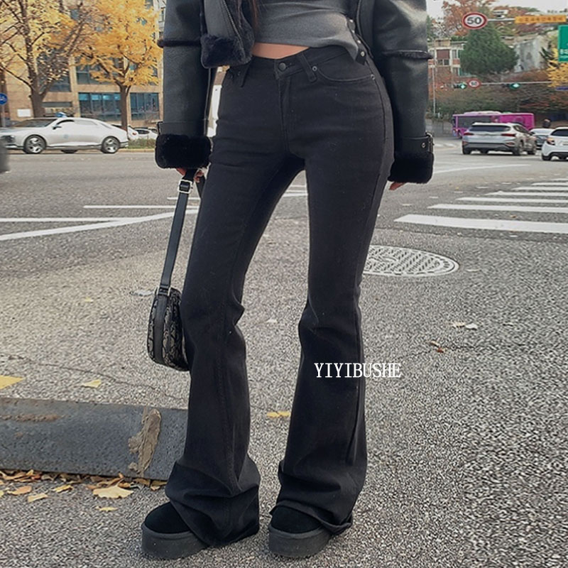 性感显瘦高腰黑色微喇牛仔裤