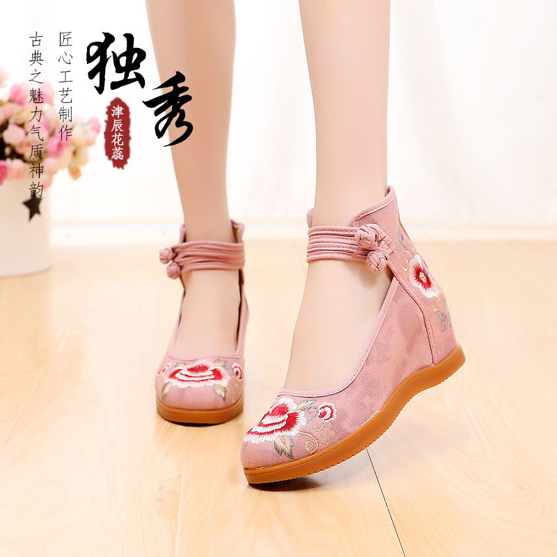 汉服鞋内增高古风鞋子女民族风坡跟高跟老北京布鞋古装舞蹈绣花鞋