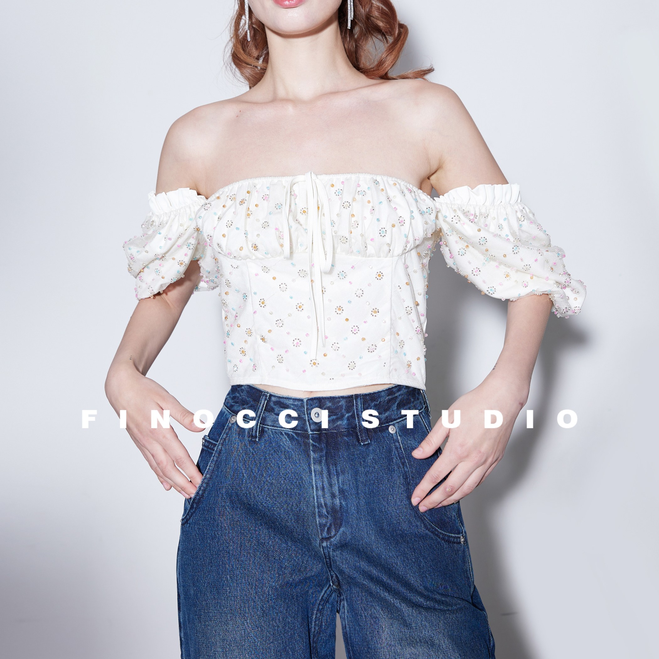 重磅彩宝石刺绣法式一字肩短上衣