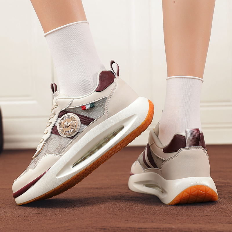 维克瓦萨奇新款夏季老爹鞋