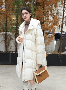 90白鹅绒云朵泡芙长款加厚保暖连帽鹅绒服女款时尚潮流休闲241199