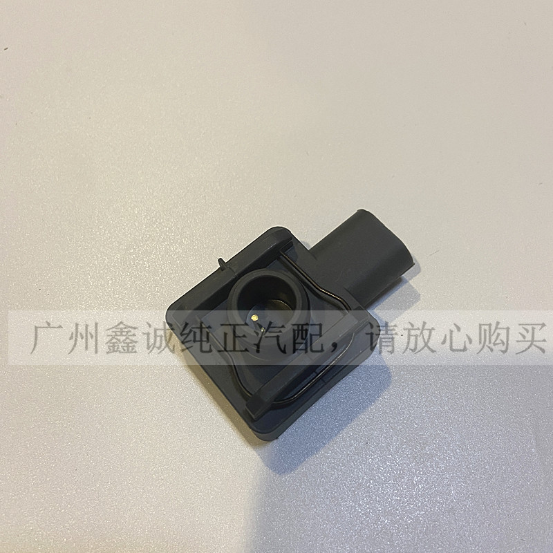 别克老君威新世纪皇朝水箱液位传感器 GL8/2.5/3.0水箱感应器模块