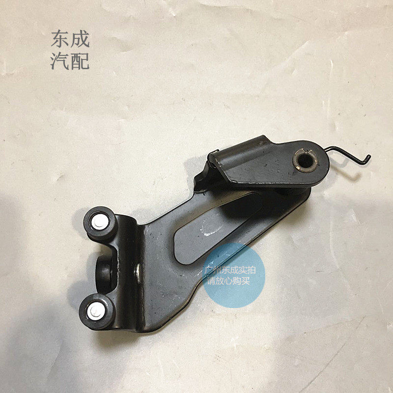 别克新GL8陆尊中门滑轮