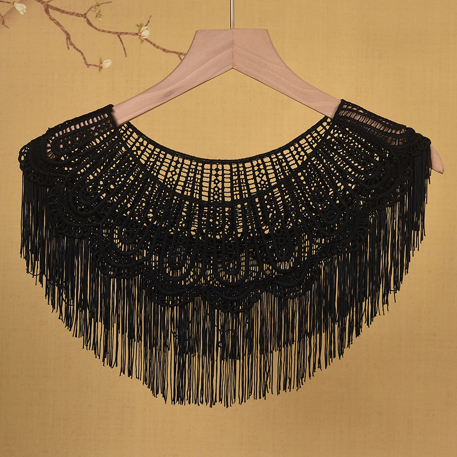 黑色蕾丝米珠流苏云肩搭配汉服