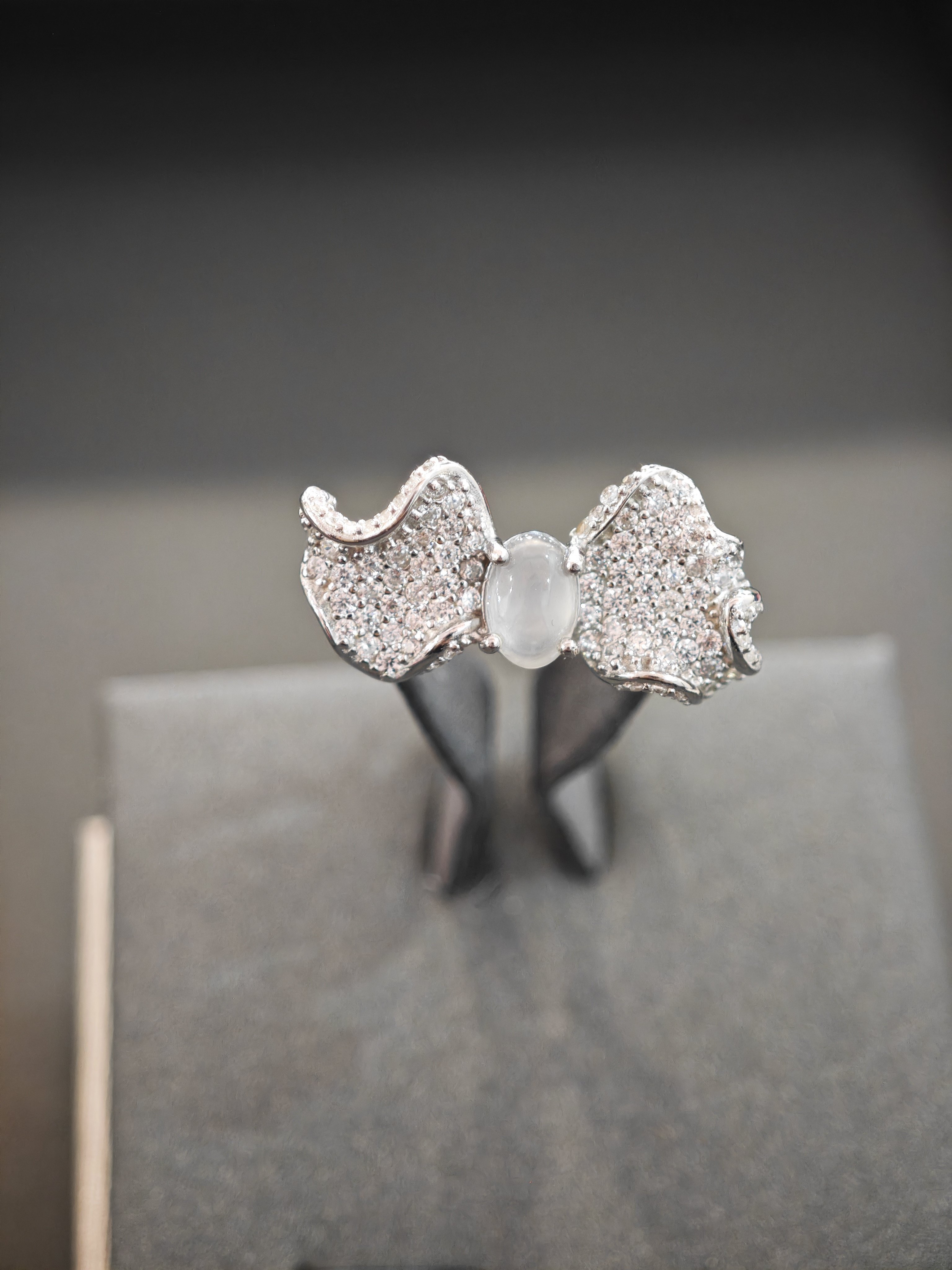 天然缅甸翡翠A货戒指镶嵌保真蝴蝶结尾戒生日礼物送女友