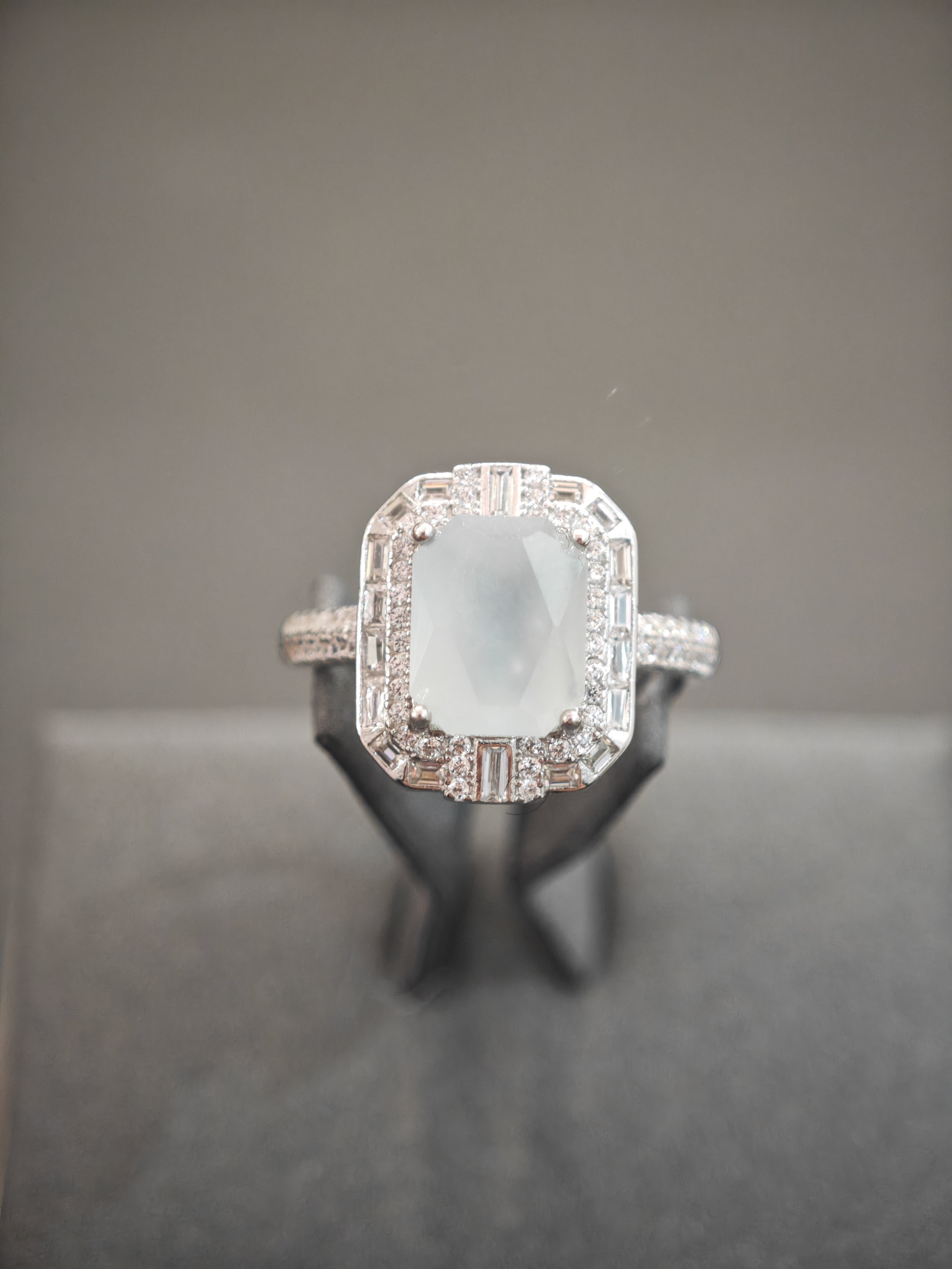 天然缅甸翡翠A货玉戒指保真镶嵌玉指环晴水白冰宝石形状蛋面