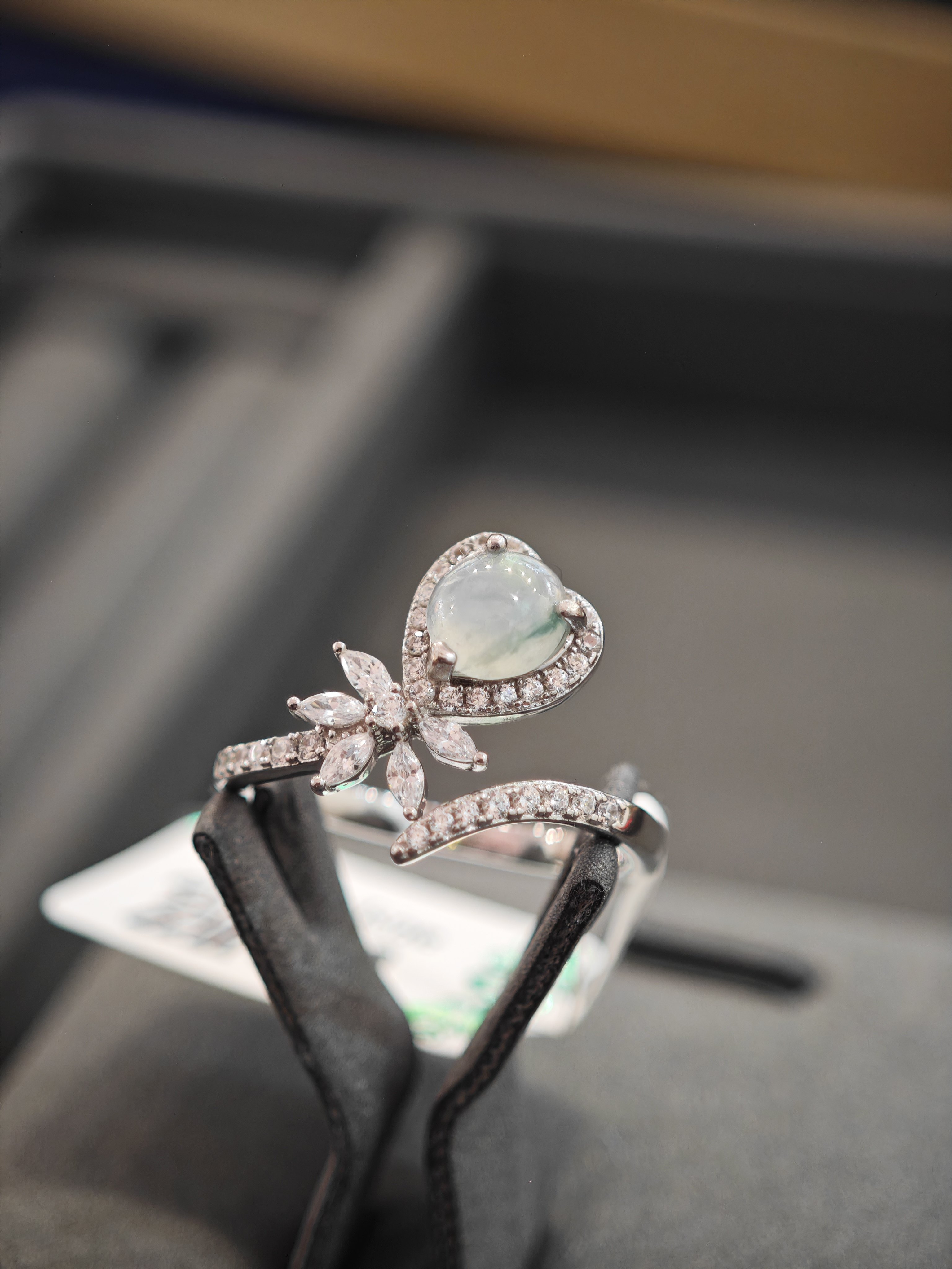 天然缅甸翡翠A货戒指保真镶嵌玉指环蓝水白冰戒圈尾戒生日礼物