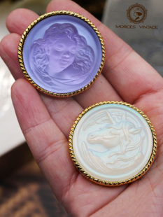 Kirks Folly梦幻玻璃浮雕甜美睡梦天使徽章胸针