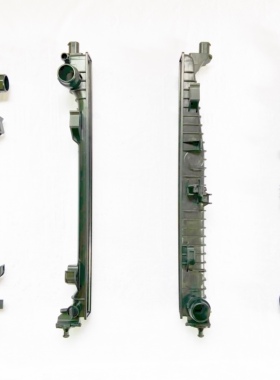 适用于奔驰W204 GLK280- S63 W210 W163 ML350-550汽车水箱水室盖