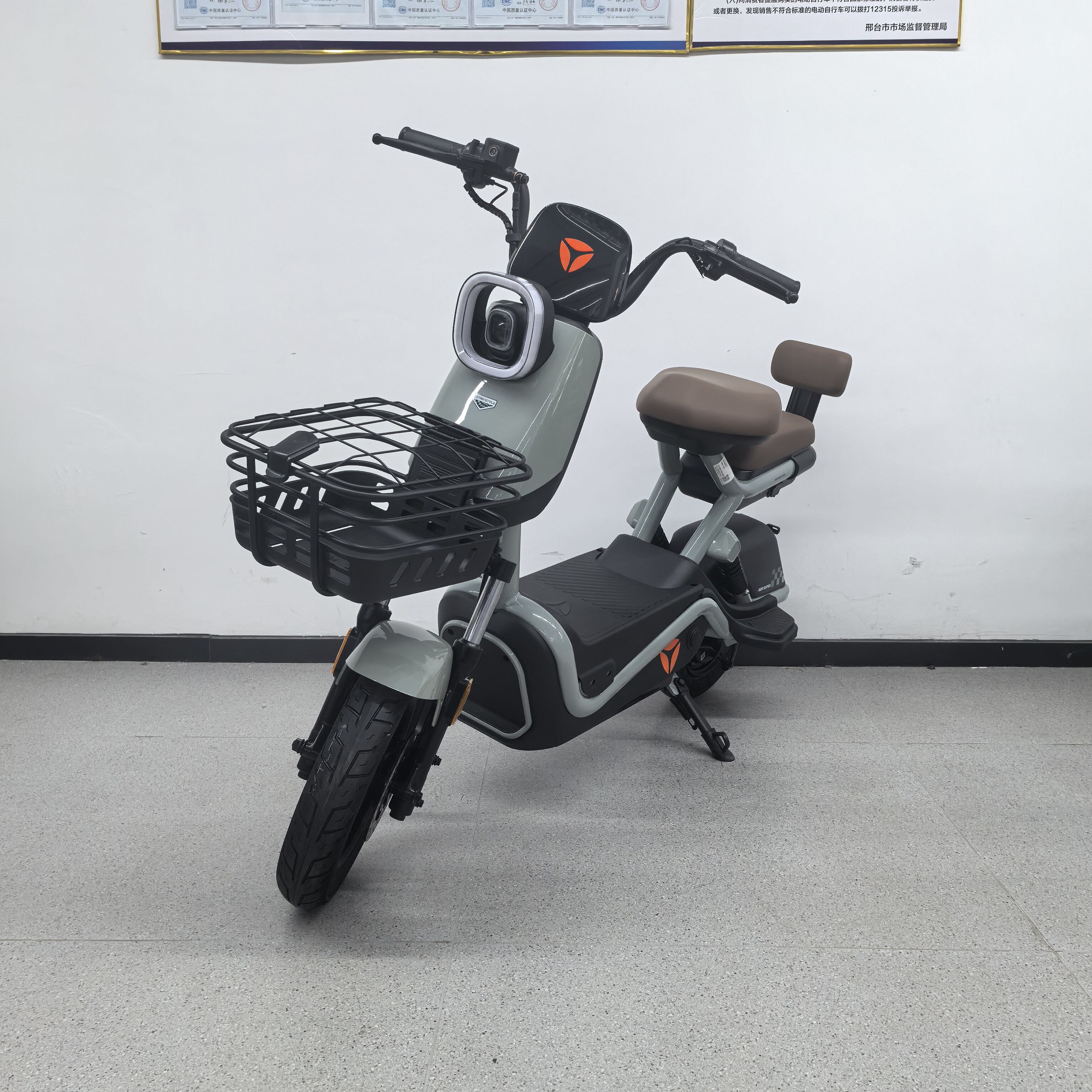 雅迪电动车酷骑2-G新款新新国标大电池智能APP前碟后鼓电动自行车