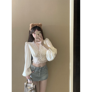 法式v领蕾丝雪纺衬衫女春秋款收腰显瘦性感辣妹纯欲长袖短款上衣