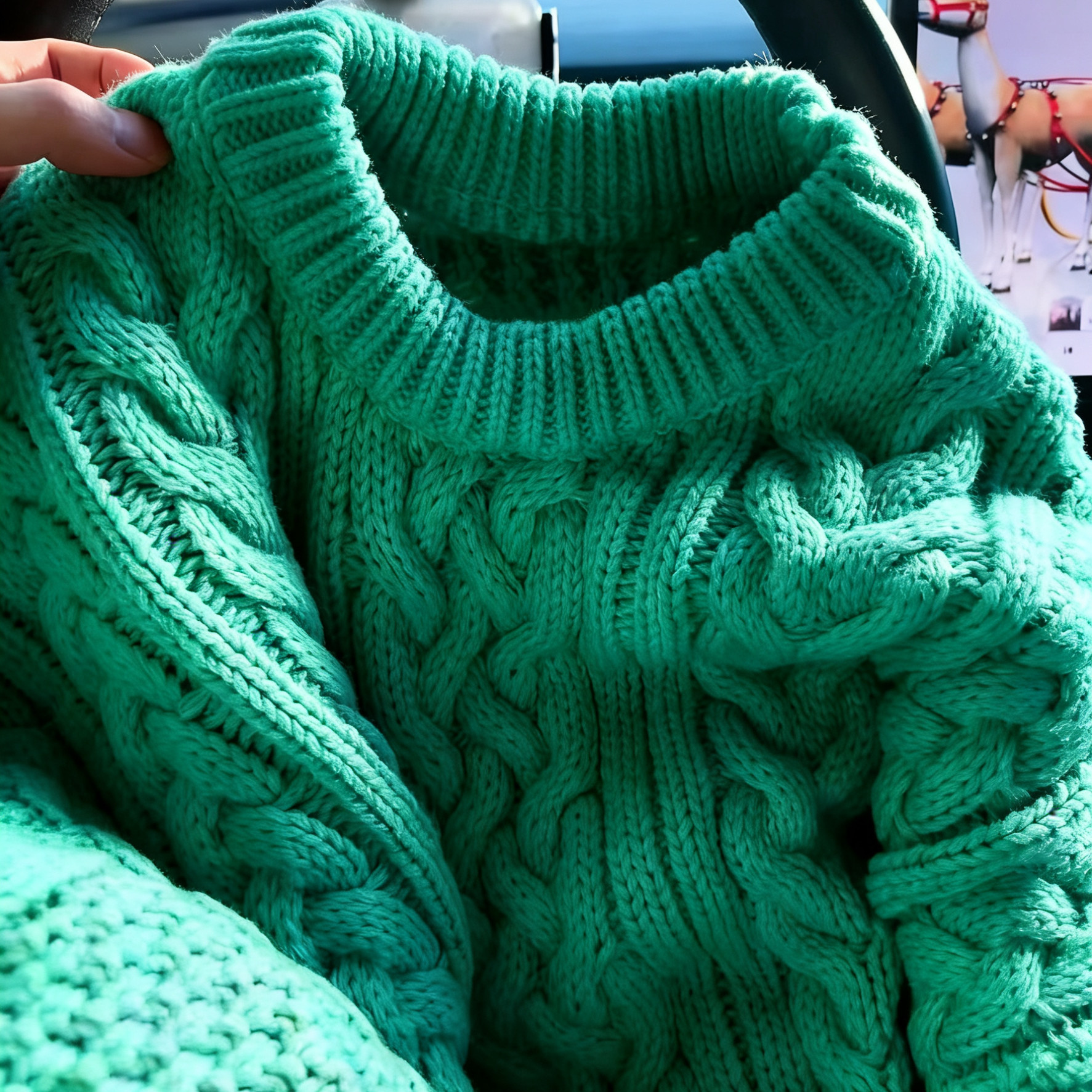 超显白！复古绿色麻花圆领毛衣女冬季新款宽松加厚粗针套头针织衫