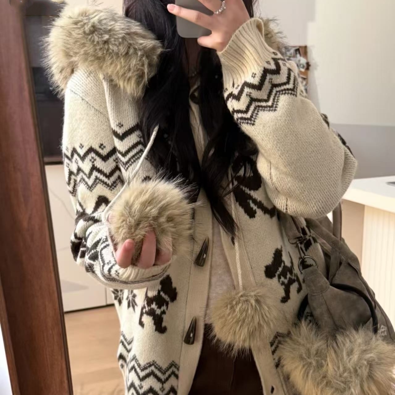 慵懒风大毛领连帽毛衣开衫