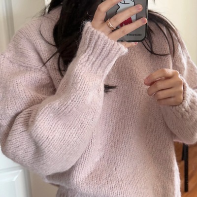 温柔感！慵懒风粉色套头毛衣