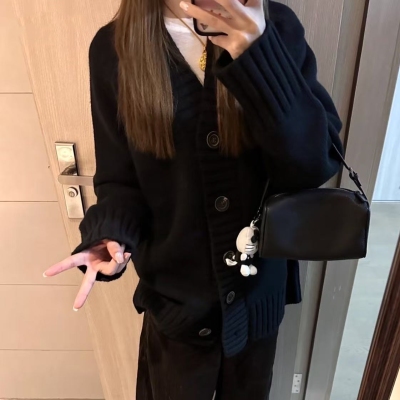 慵懒风黑色单排扣毛衣开衫