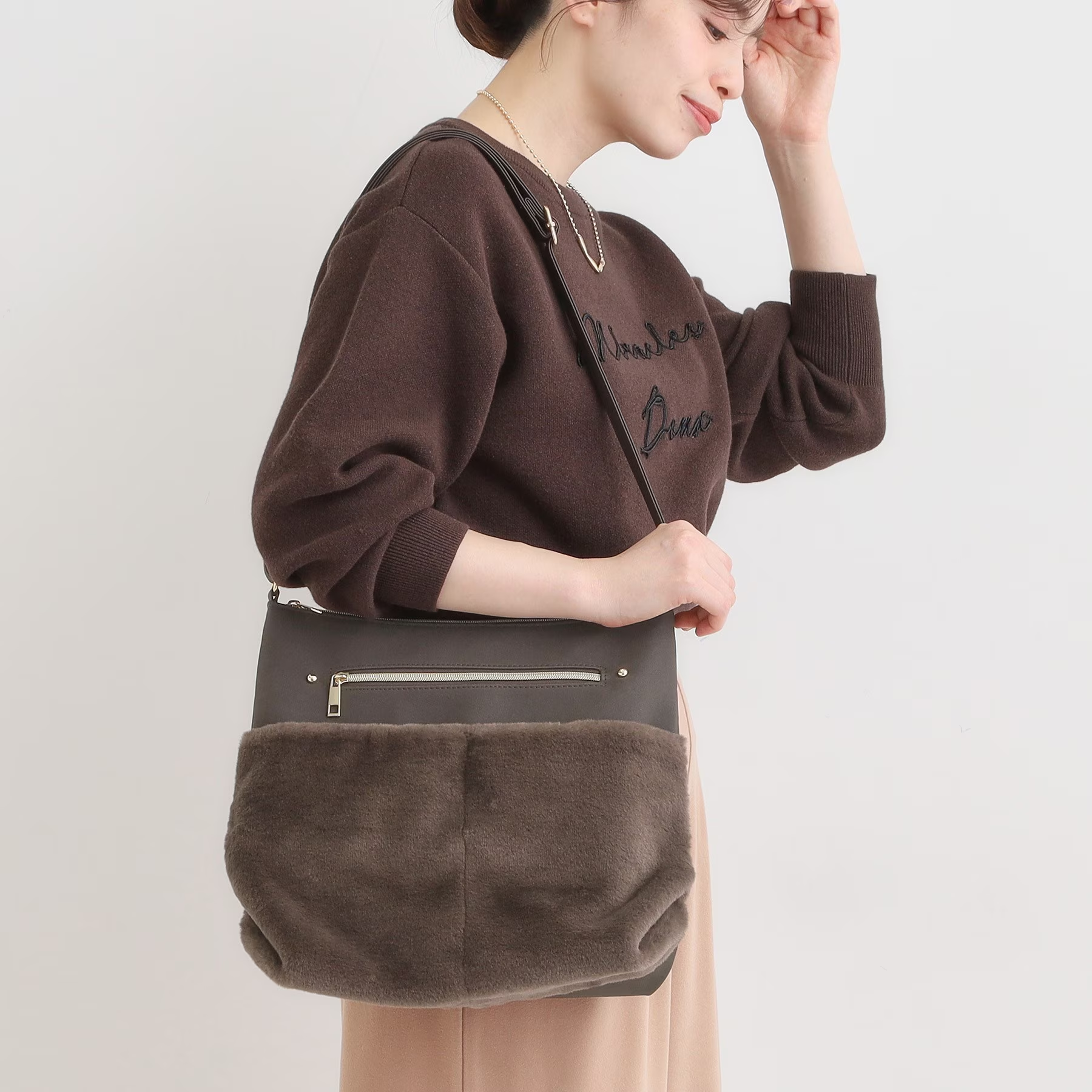 SHOO  2025冬季新款 日本原单外贸手提单肩仿毛皮女包