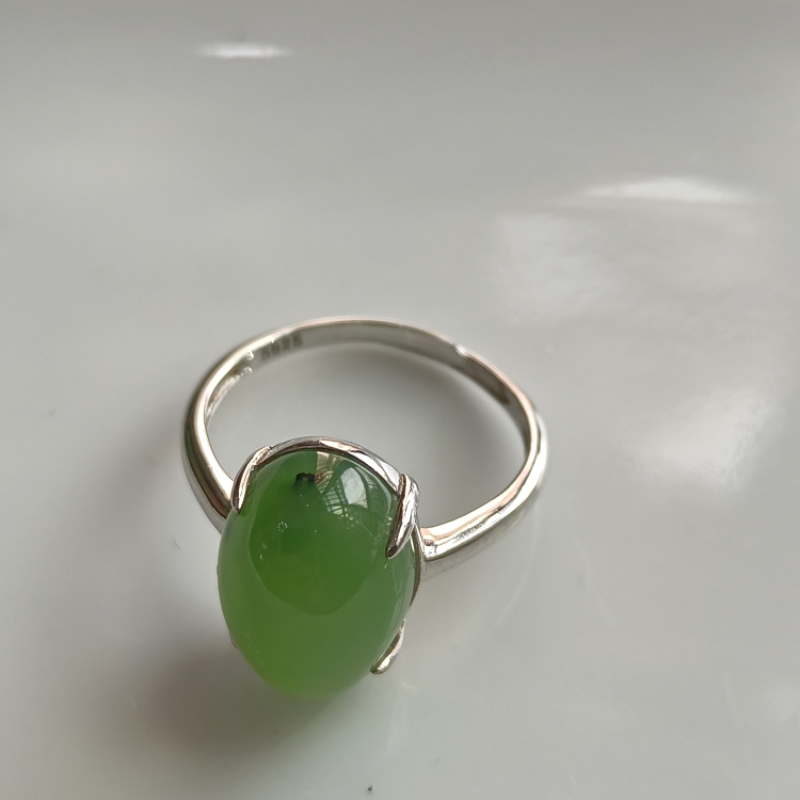 俄罗斯老坑和田玉碧玉戒指S925纯银镶嵌菠菜绿蛋面活口玉石指环