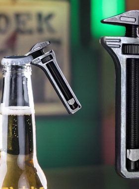 开瓶器触手可及的紧凑型多功能工具Compact Titanium Multitool