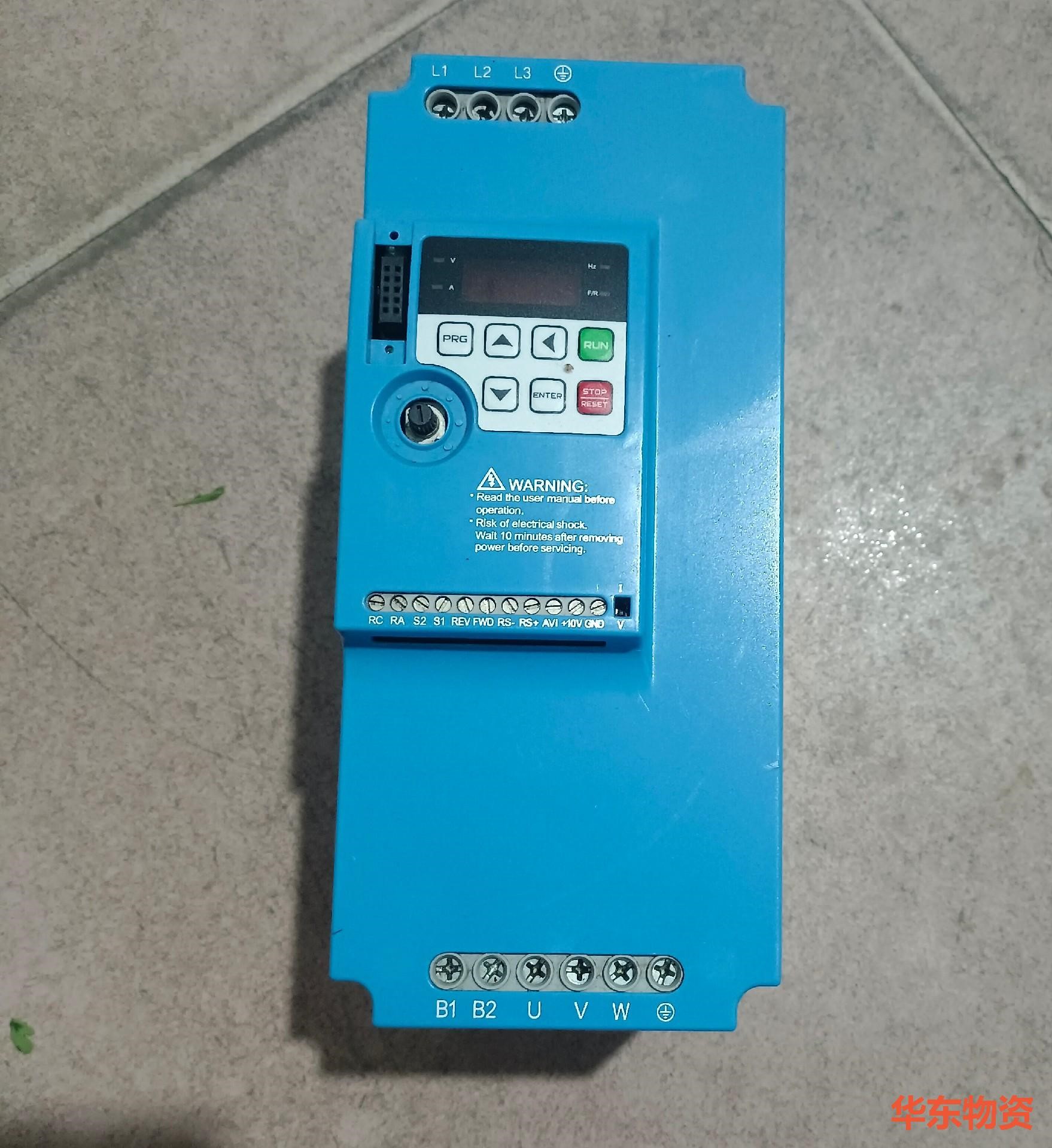 众晨空压机变频器  Z2400T-7R5GY-HD成色如图功