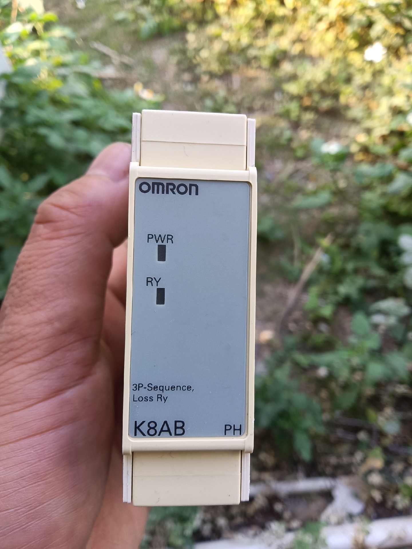 欧姆龙K8AB-PH1继电器,二手拆机,功能包好,实物如图, 议价