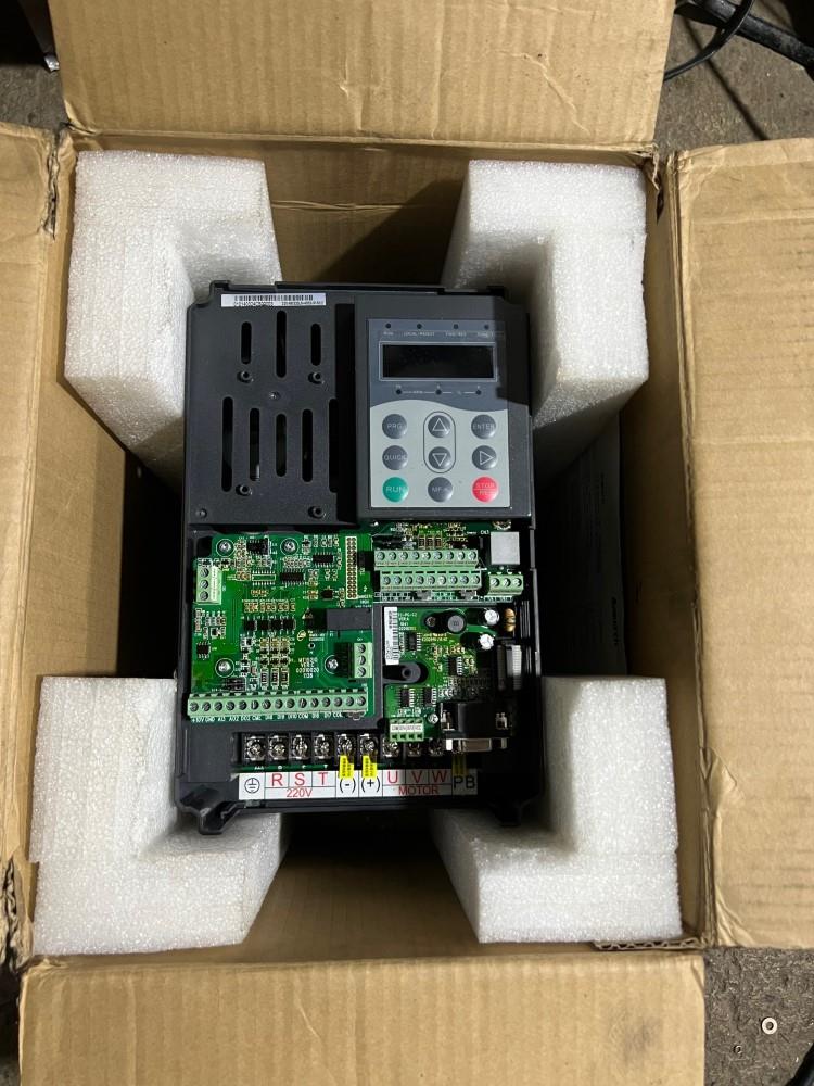 默纳克me320ln变频器电梯配件3.7kw汇川2