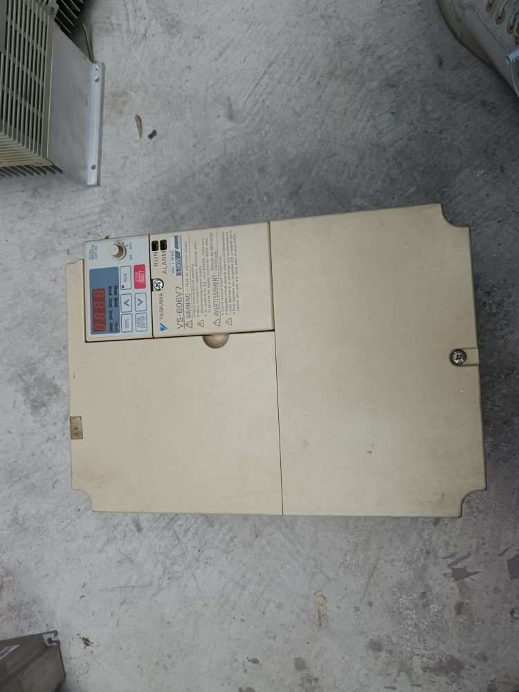 拆机安川606V7系列变频器CIMR-V7AT45P5